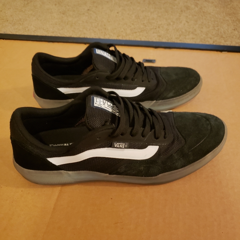 Vans AVE pro black white size 10